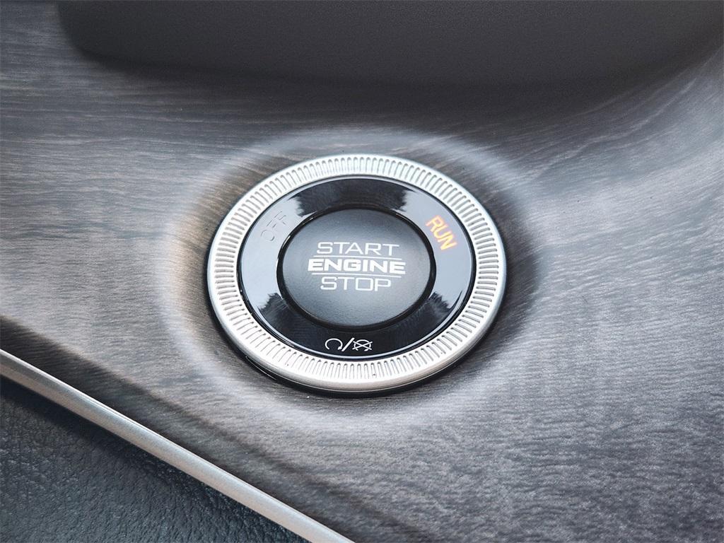 new 2025 Jeep Grand Cherokee car, priced at $46,839