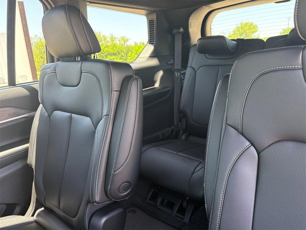 new 2025 Jeep Grand Cherokee L car, priced at $51,182