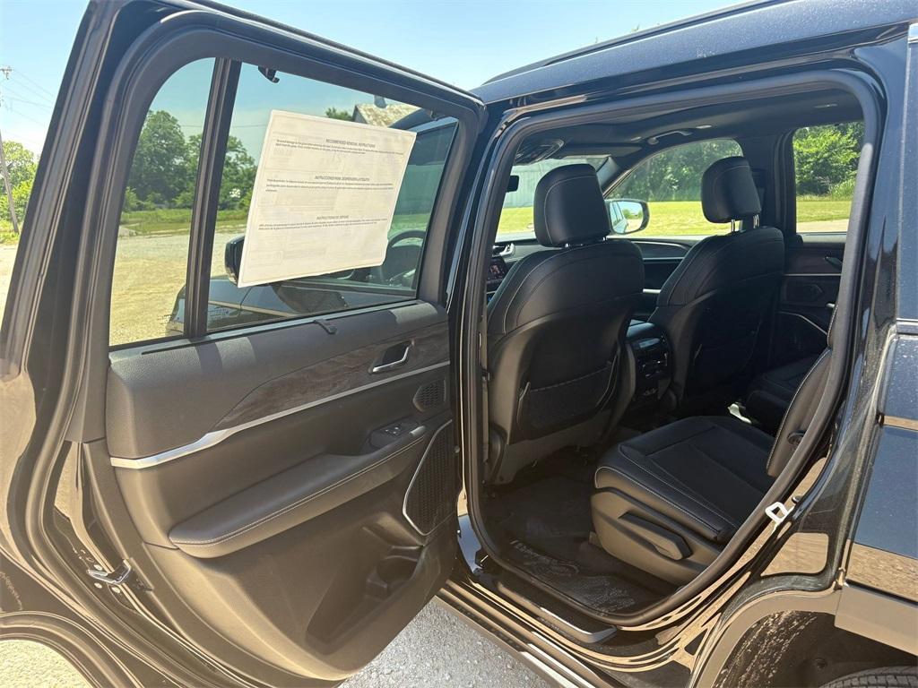 new 2025 Jeep Grand Cherokee L car, priced at $51,182