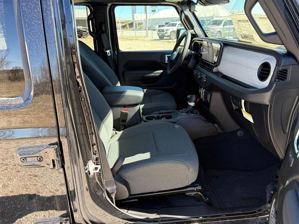 new 2025 Jeep Wrangler car, priced at $43,168
