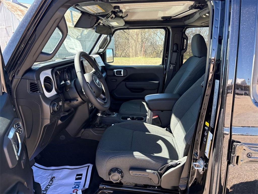 new 2025 Jeep Wrangler car, priced at $43,168