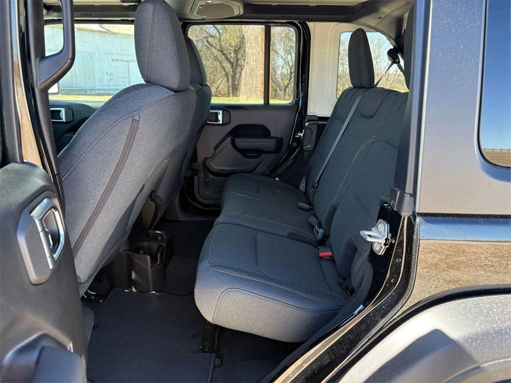 new 2025 Jeep Wrangler car, priced at $43,168