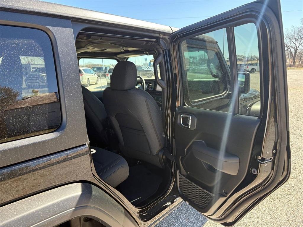 new 2025 Jeep Wrangler car, priced at $43,168