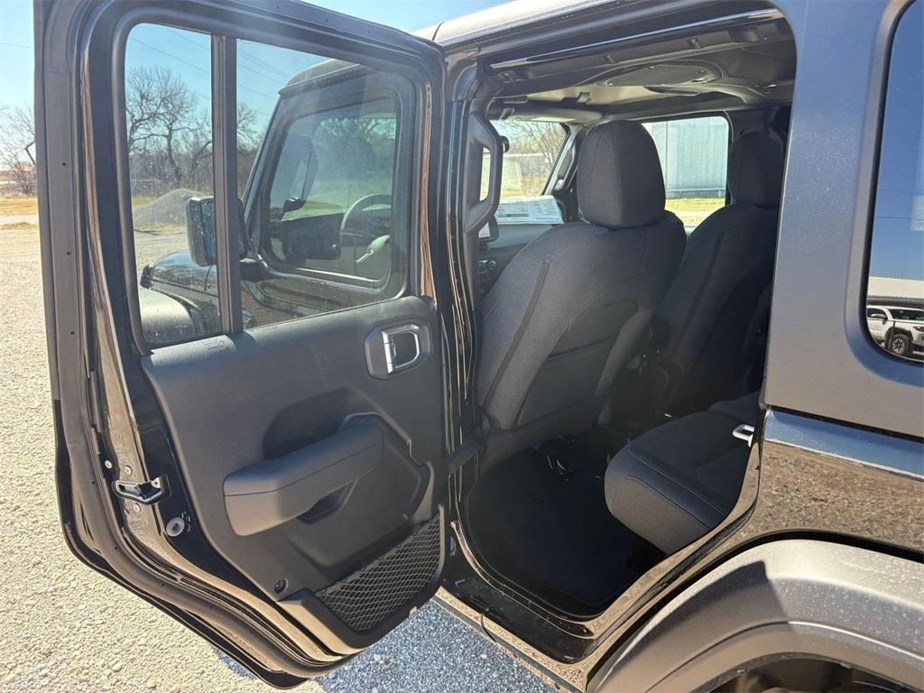 new 2025 Jeep Wrangler car, priced at $43,168