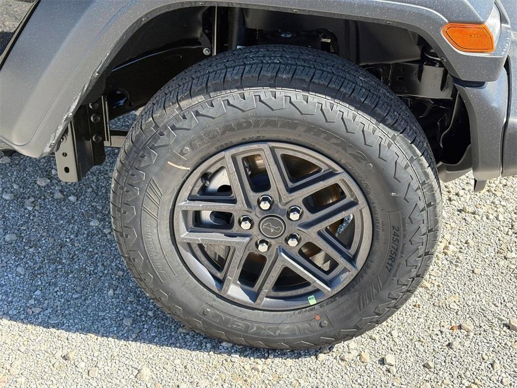 new 2025 Jeep Wrangler car, priced at $43,168