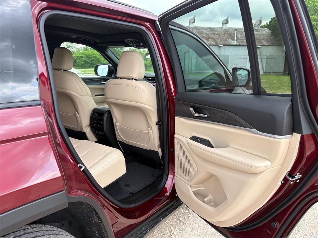 new 2025 Jeep Grand Cherokee car, priced at $45,521