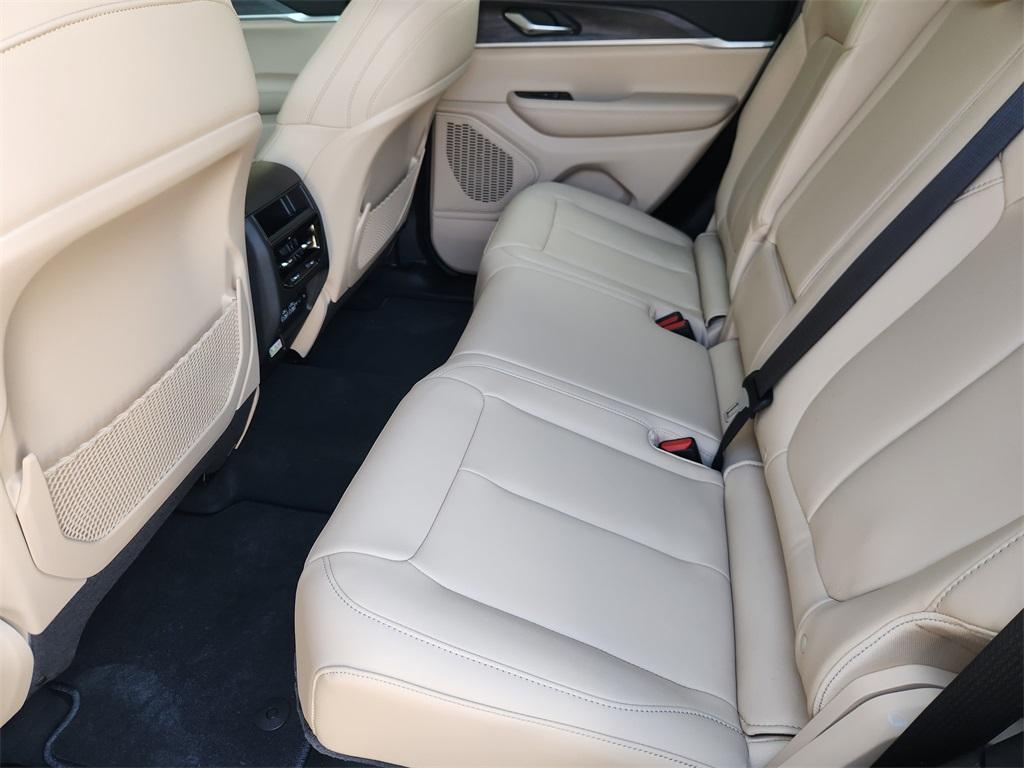 new 2025 Jeep Grand Cherokee car, priced at $45,521