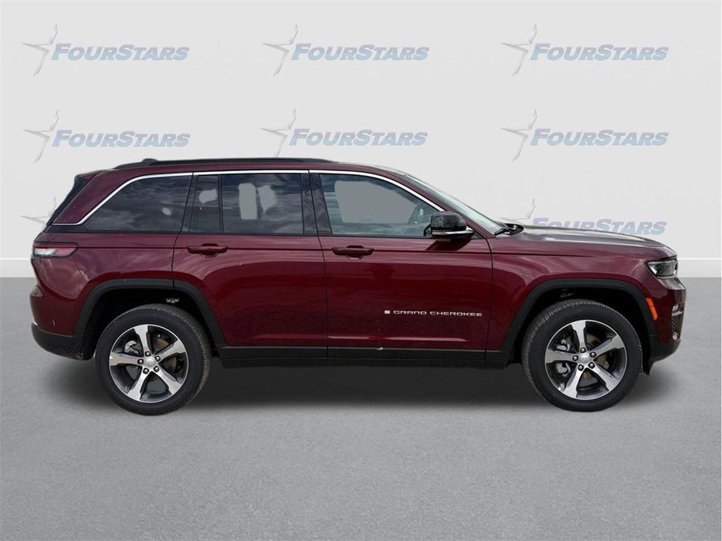 new 2025 Jeep Grand Cherokee car, priced at $45,521