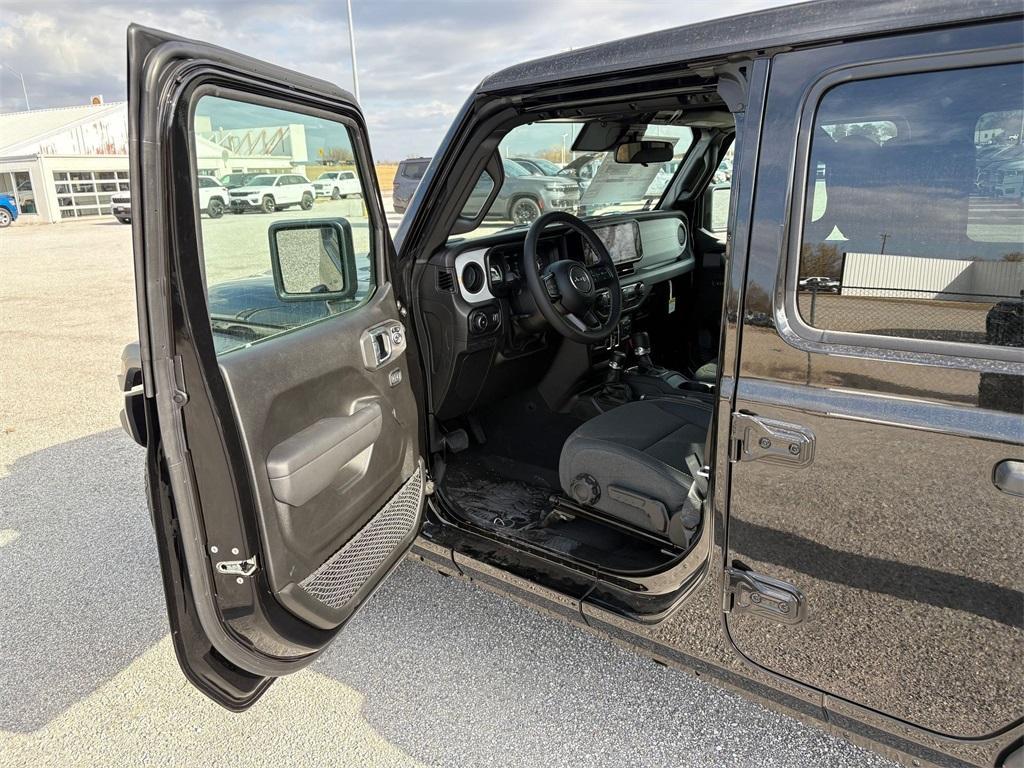 new 2025 Jeep Wrangler car, priced at $51,625