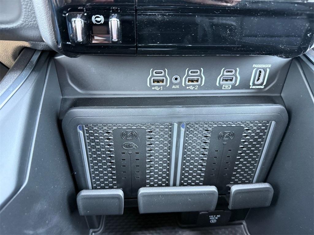 new 2025 Ram 1500 car, priced at $61,016