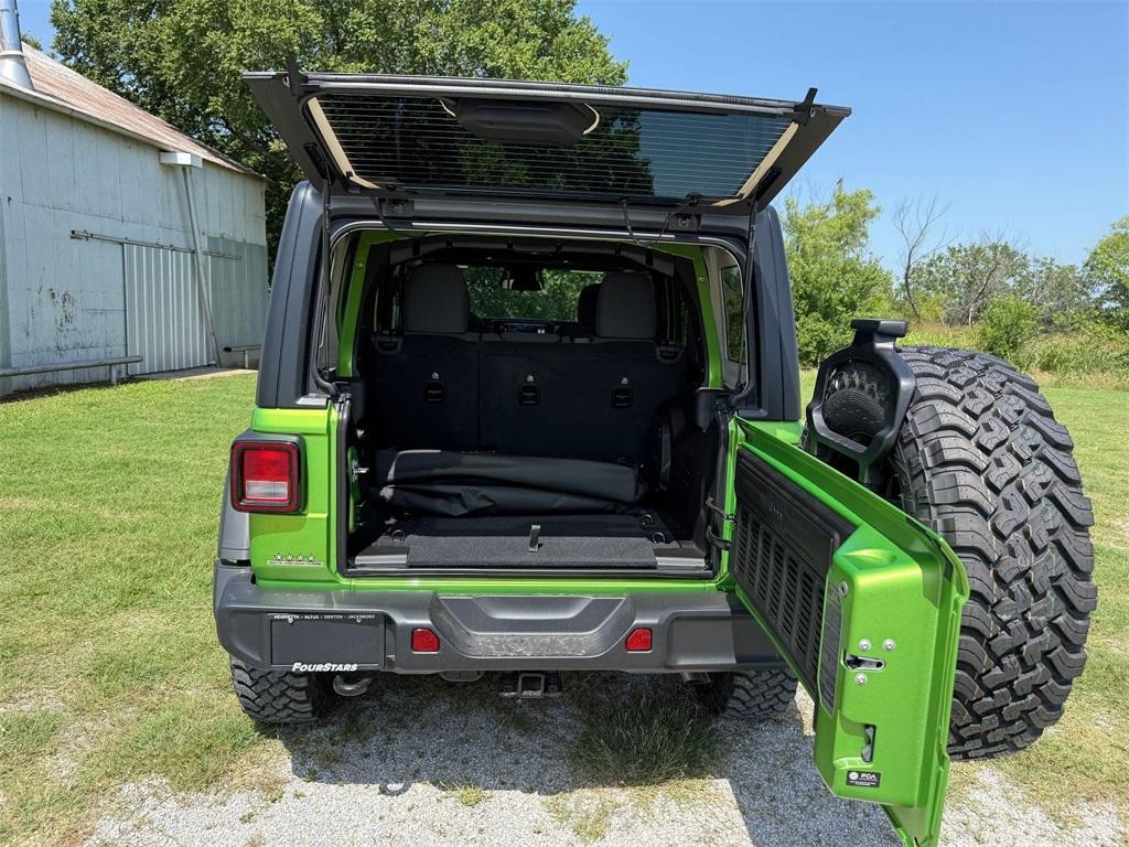 new 2025 Jeep Wrangler car, priced at $47,692