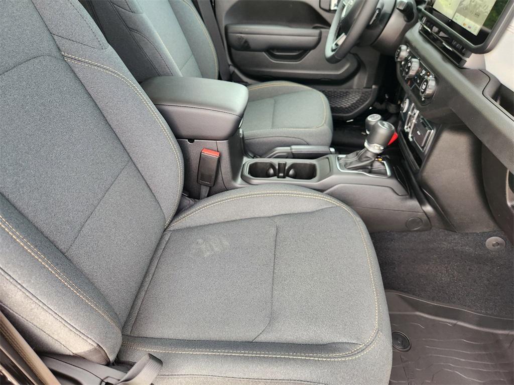 new 2025 Jeep Wrangler car, priced at $47,940
