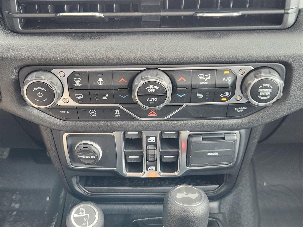 new 2025 Jeep Wrangler car, priced at $47,940