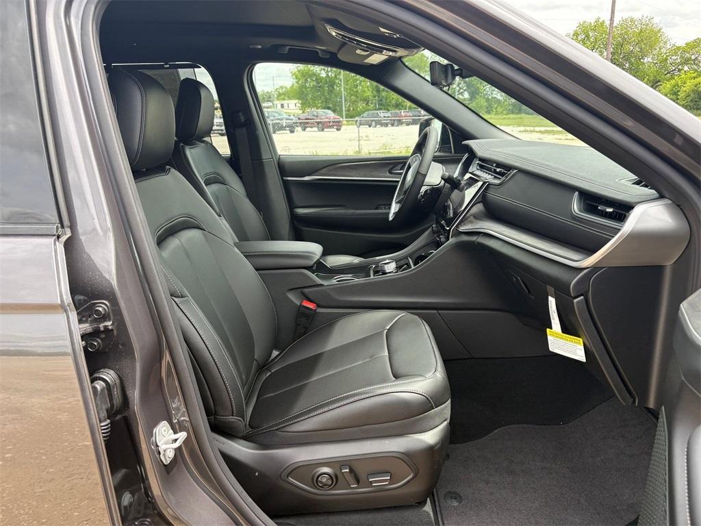 new 2025 Jeep Grand Cherokee L car, priced at $52,212