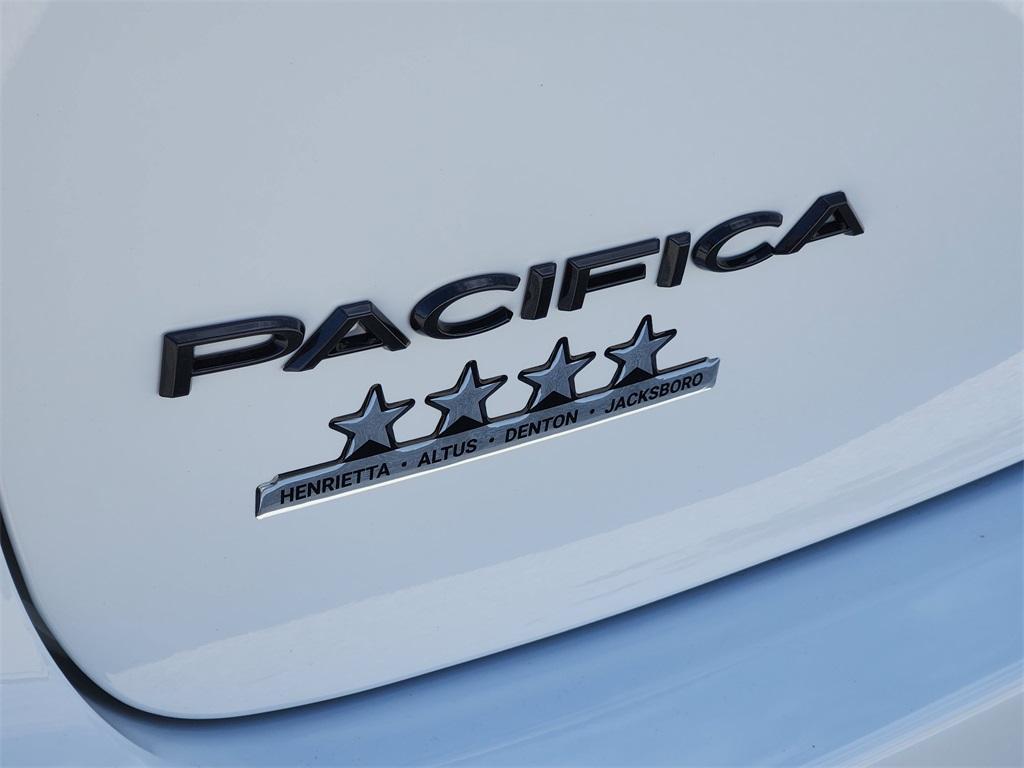 new 2026 Chrysler Pacifica car, priced at $40,918