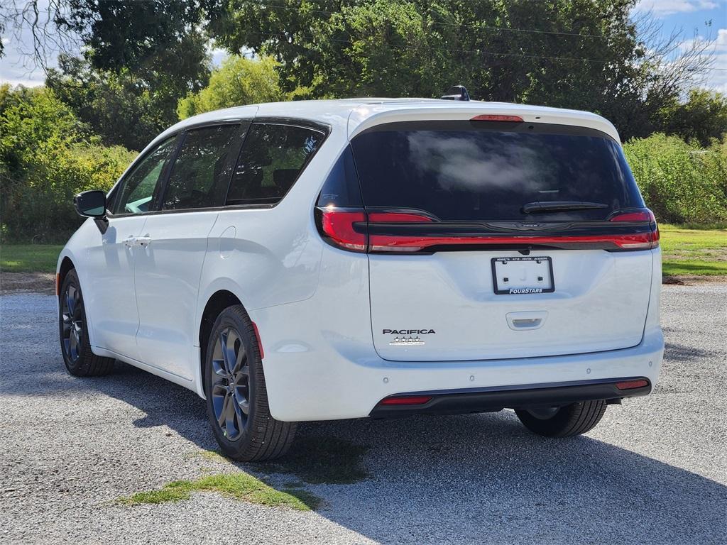 new 2026 Chrysler Pacifica car, priced at $40,918