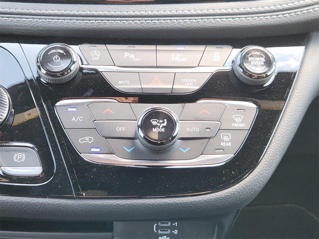 new 2026 Chrysler Pacifica car, priced at $40,918