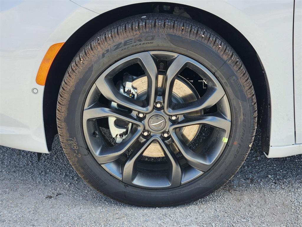 new 2026 Chrysler Pacifica car, priced at $40,918