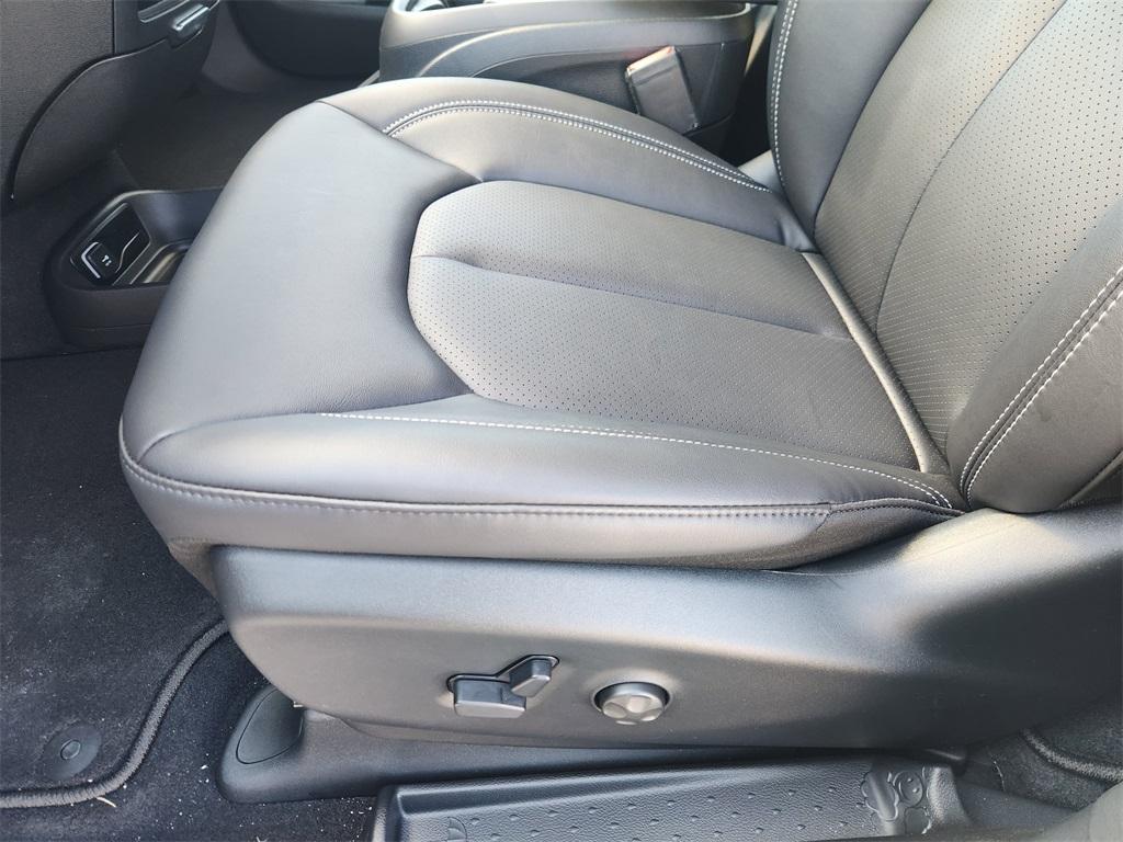 new 2026 Chrysler Pacifica car, priced at $40,918