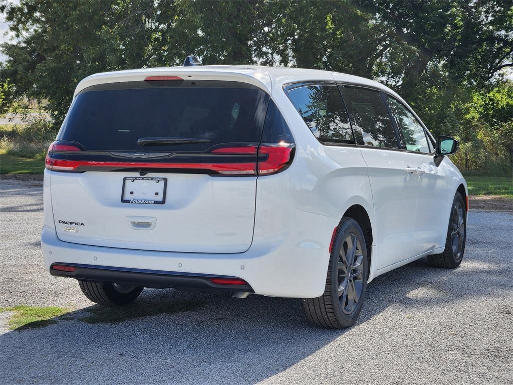 new 2026 Chrysler Pacifica car, priced at $40,918