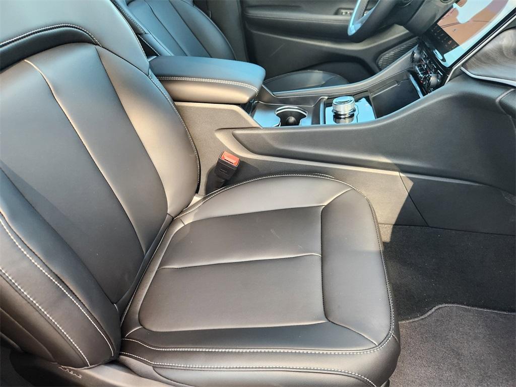 new 2025 Jeep Grand Cherokee L car, priced at $46,807