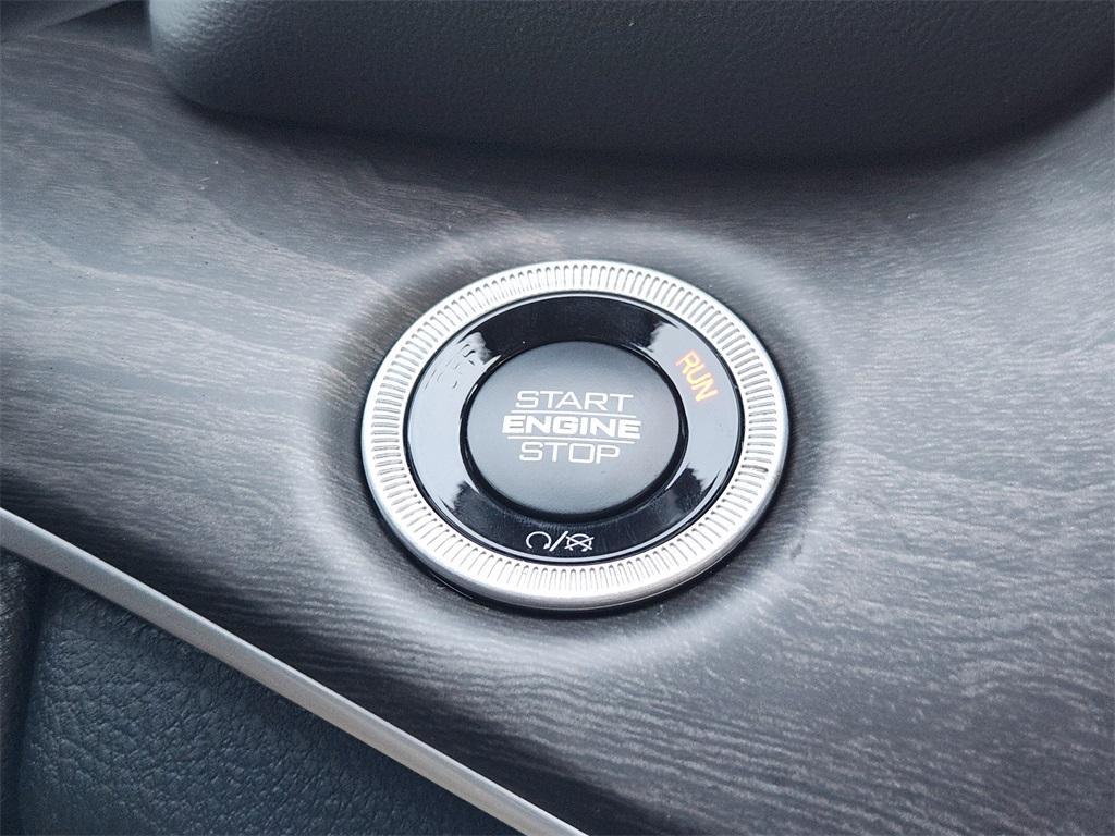 new 2025 Jeep Grand Cherokee car, priced at $46,321