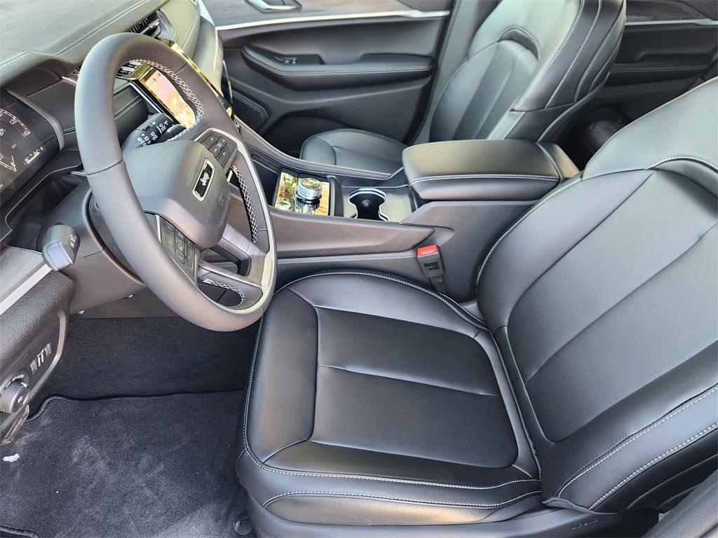 new 2025 Jeep Grand Cherokee car, priced at $46,321