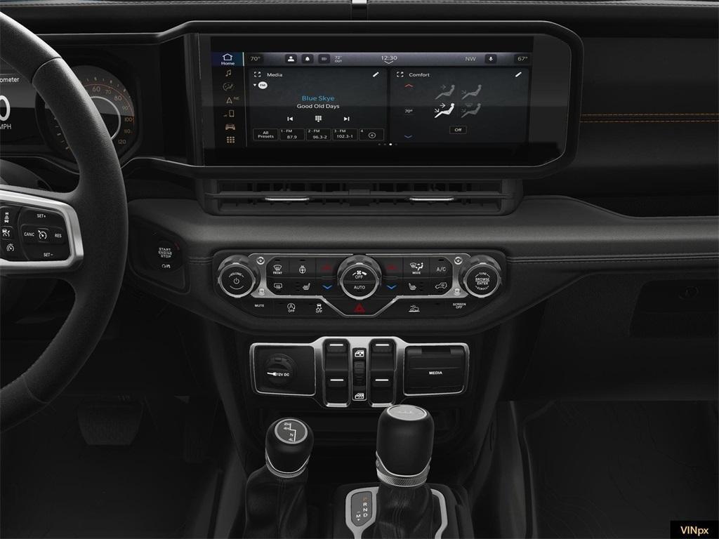 new 2025 Jeep Gladiator car, priced at $44,427