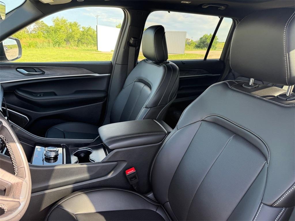 new 2025 Jeep Grand Cherokee L car, priced at $50,282