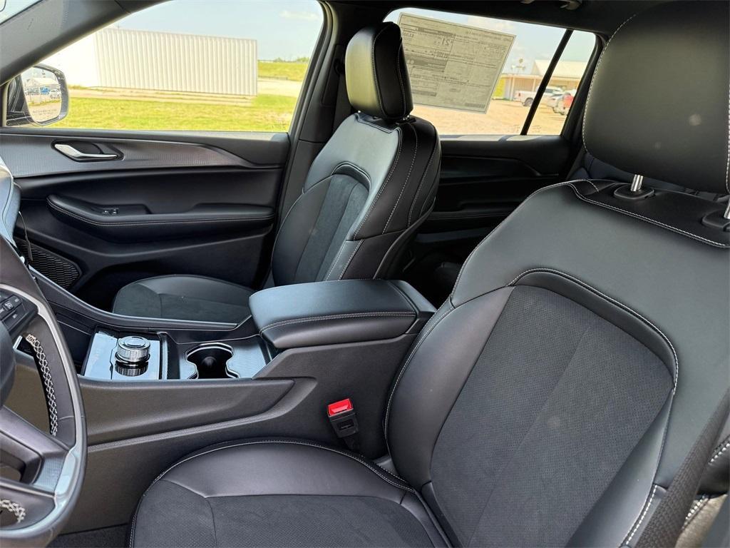 new 2025 Jeep Grand Cherokee L car, priced at $41,475