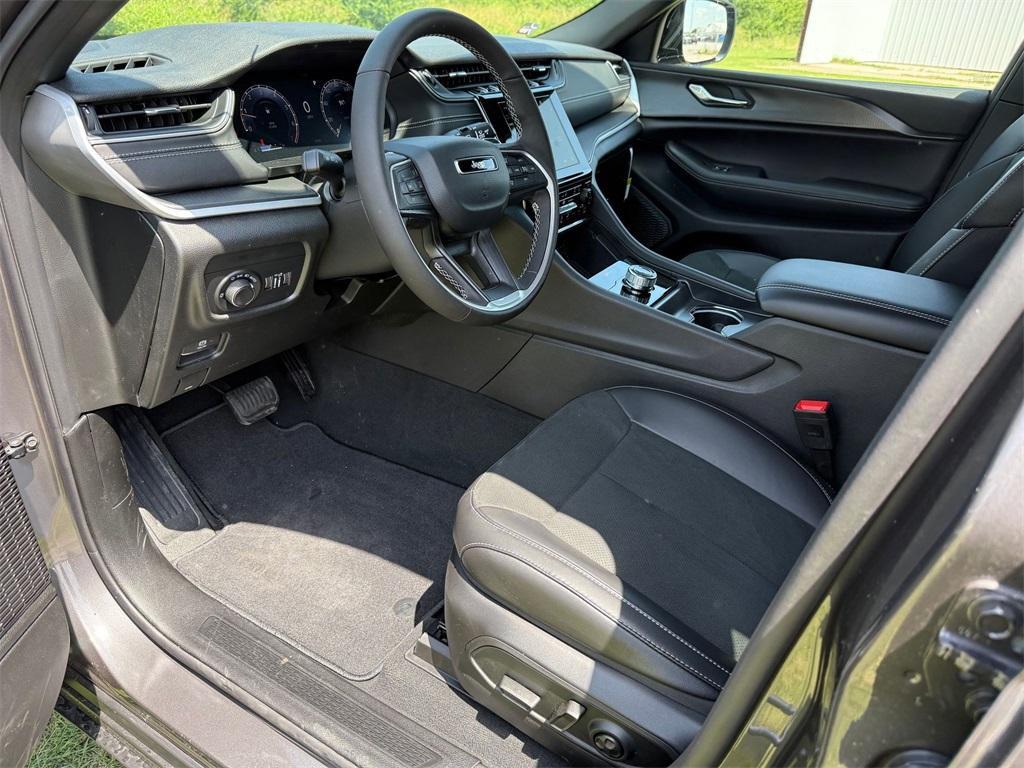 new 2025 Jeep Grand Cherokee L car, priced at $41,475