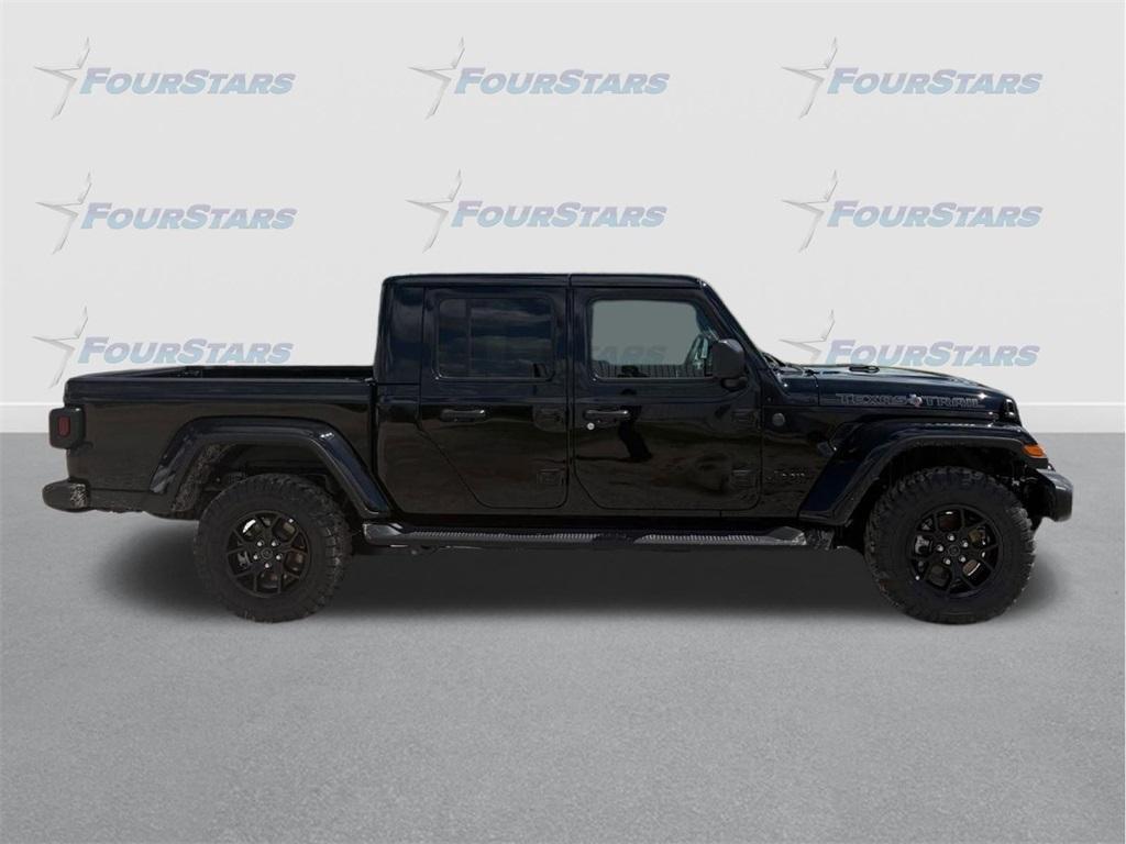 new 2025 Jeep Gladiator car, priced at $44,329