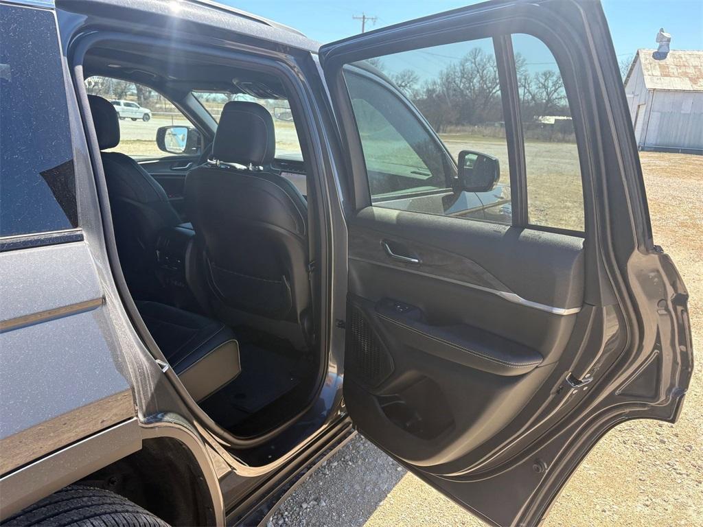 new 2025 Jeep Grand Cherokee car, priced at $46,934