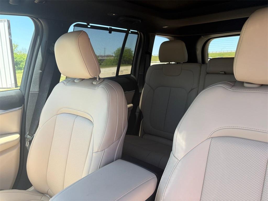 new 2025 Jeep Grand Cherokee car, priced at $49,179