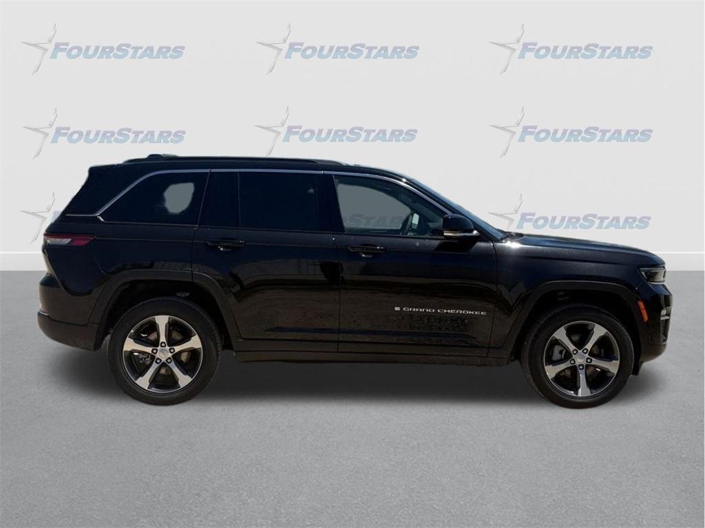 new 2025 Jeep Grand Cherokee car, priced at $49,179