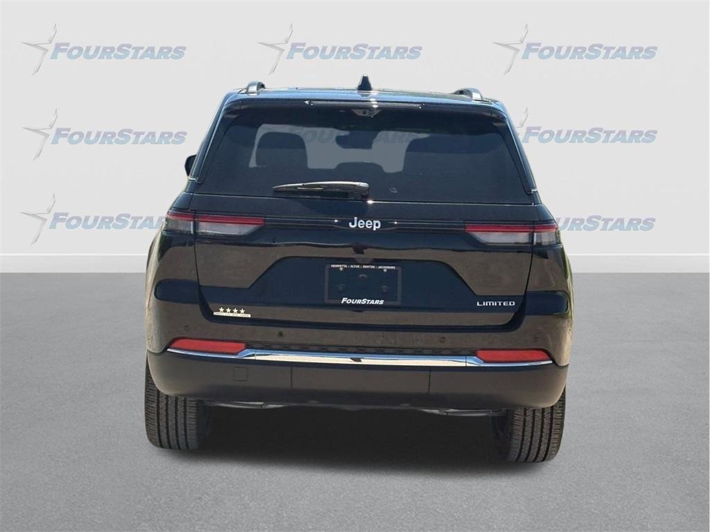 new 2025 Jeep Grand Cherokee car, priced at $49,179