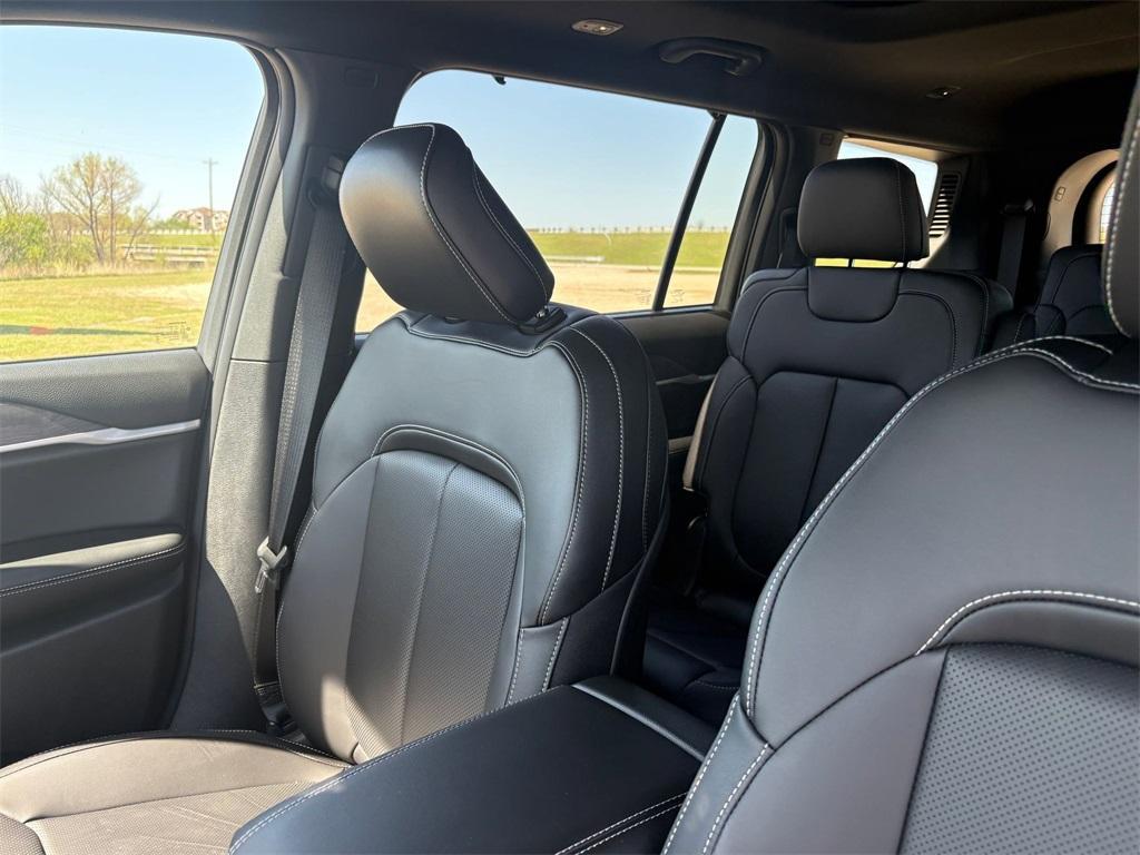 new 2025 Jeep Grand Cherokee L car, priced at $53,297