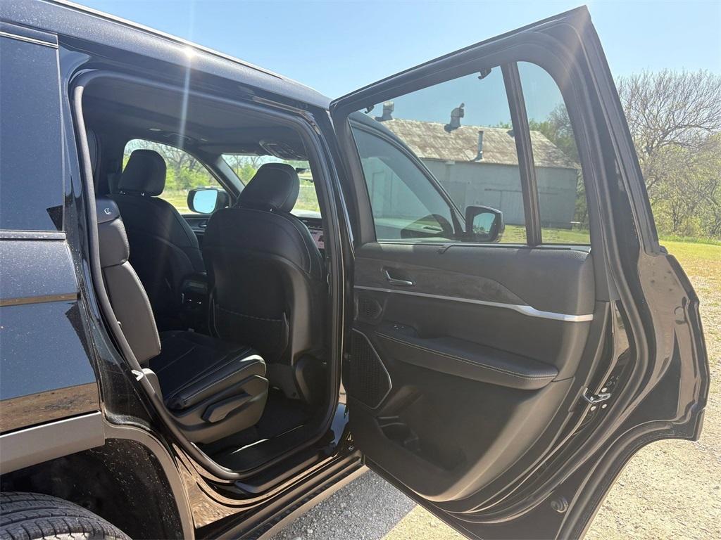 new 2025 Jeep Grand Cherokee L car, priced at $53,297