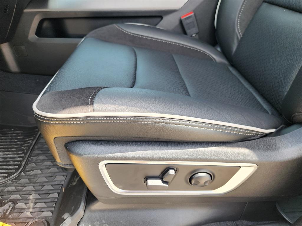 new 2025 Ram 1500 car, priced at $59,966