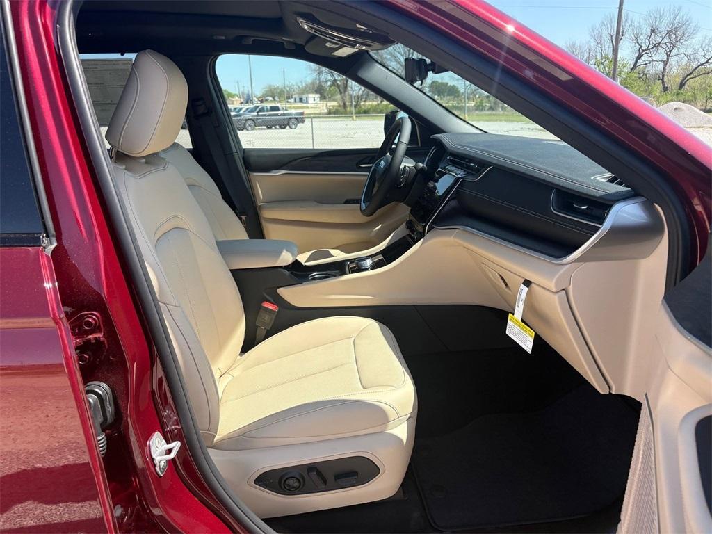 new 2025 Jeep Grand Cherokee L car, priced at $51,310