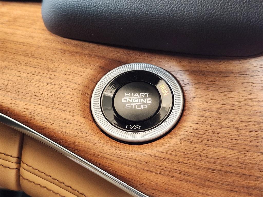 new 2025 Jeep Grand Cherokee L car, priced at $61,212
