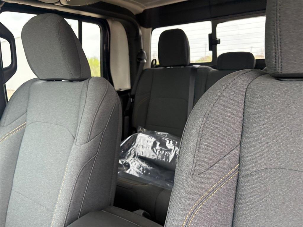new 2025 Jeep Gladiator car, priced at $43,633