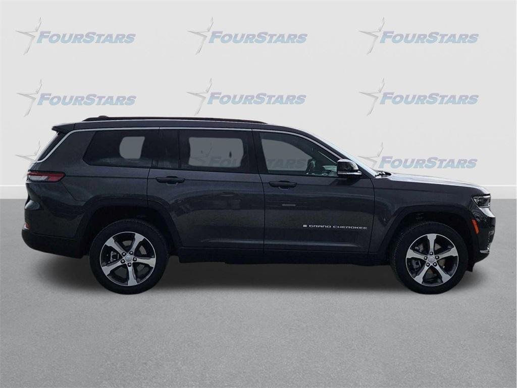 new 2024 Jeep Grand Cherokee L car, priced at $48,611