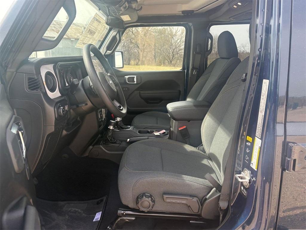 new 2025 Jeep Gladiator car, priced at $42,358