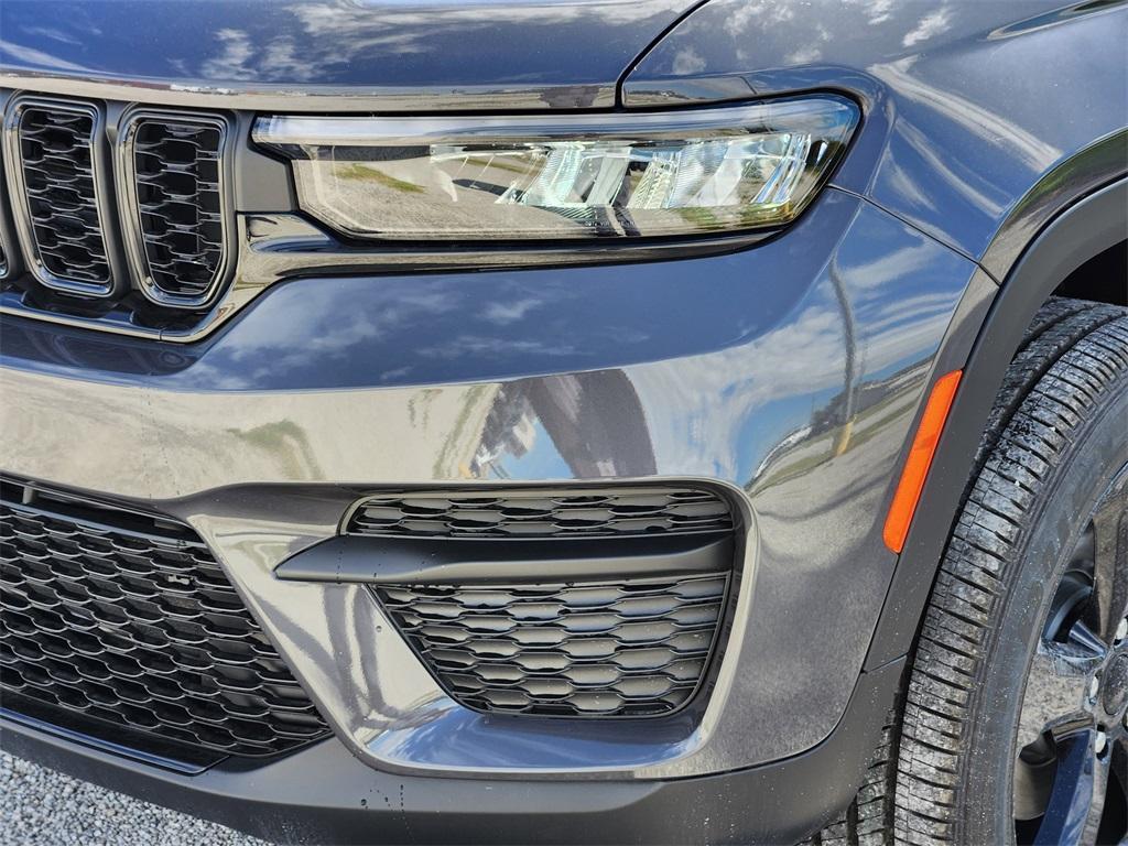 new 2025 Jeep Grand Cherokee car, priced at $38,806