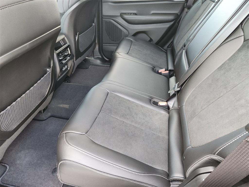 new 2025 Jeep Grand Cherokee car, priced at $38,806