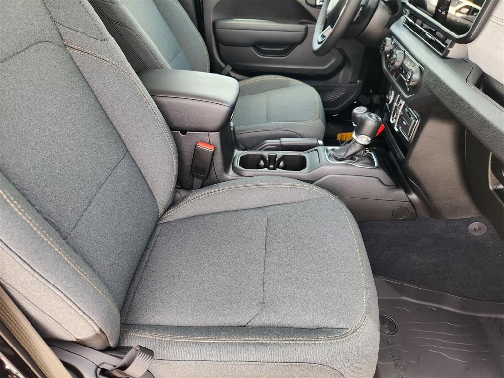 new 2025 Jeep Wrangler car, priced at $46,345