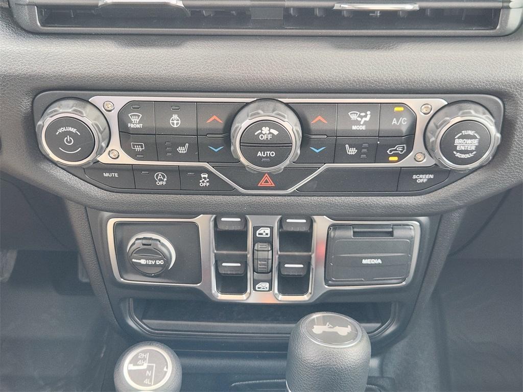 new 2025 Jeep Wrangler car, priced at $46,345