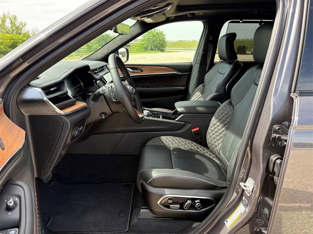 new 2025 Jeep Grand Cherokee car, priced at $63,549