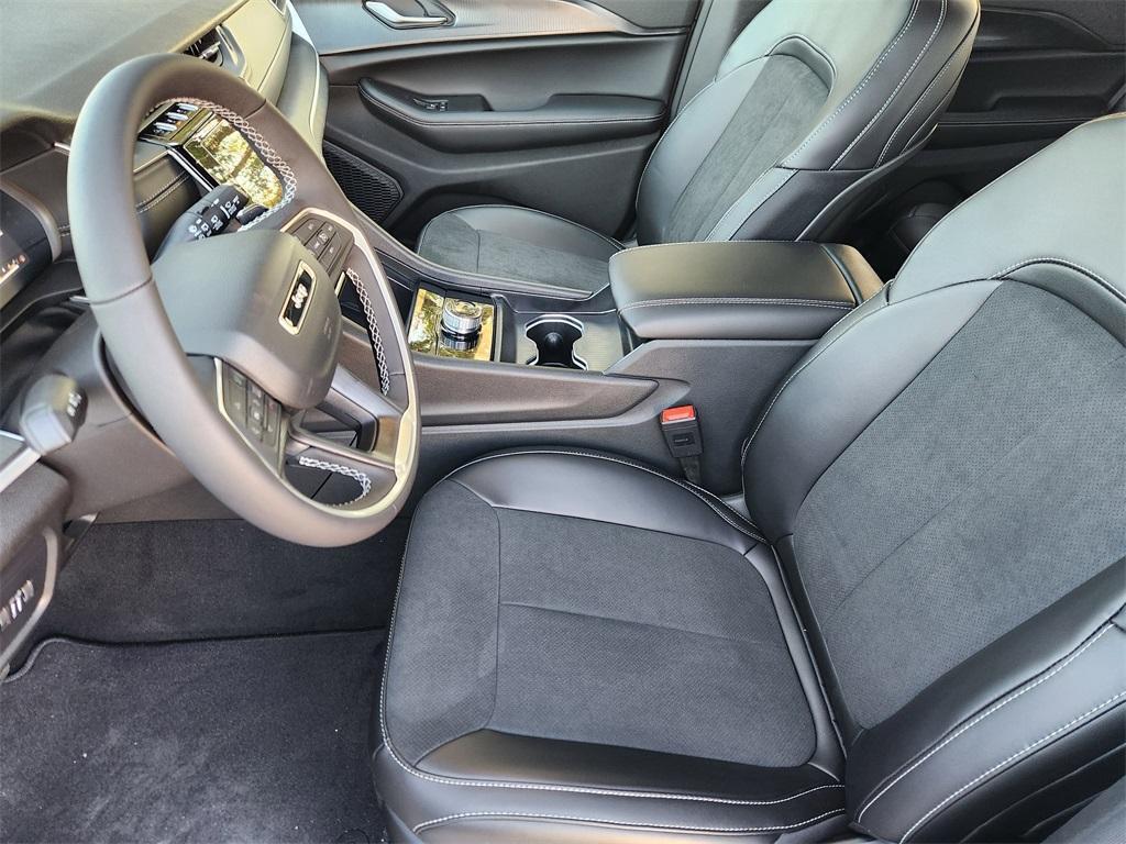 new 2025 Jeep Grand Cherokee car, priced at $42,538